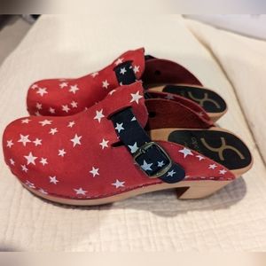 Cape Clog clogs